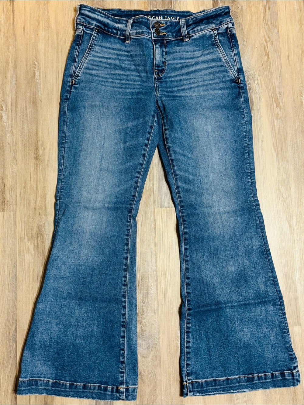American Eagle Women’s Super Low-Rise Flare Size 10 Regular